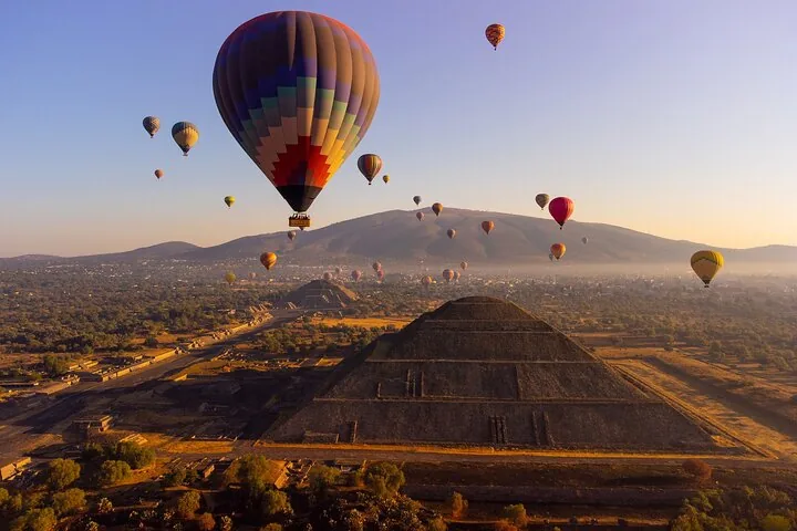 Balloon flight + pick up in CDMX + Breakfast in Cave + Teotihuacan